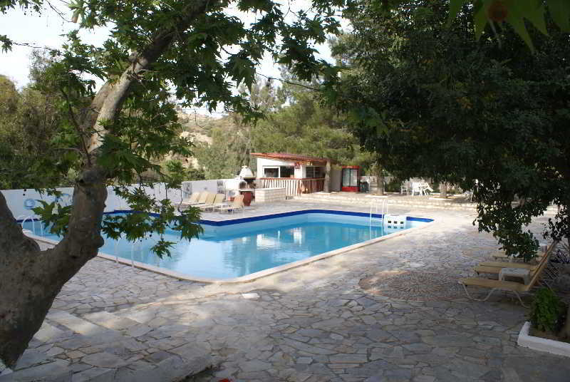 Esperides Hotel Ierápetra Buitenkant foto