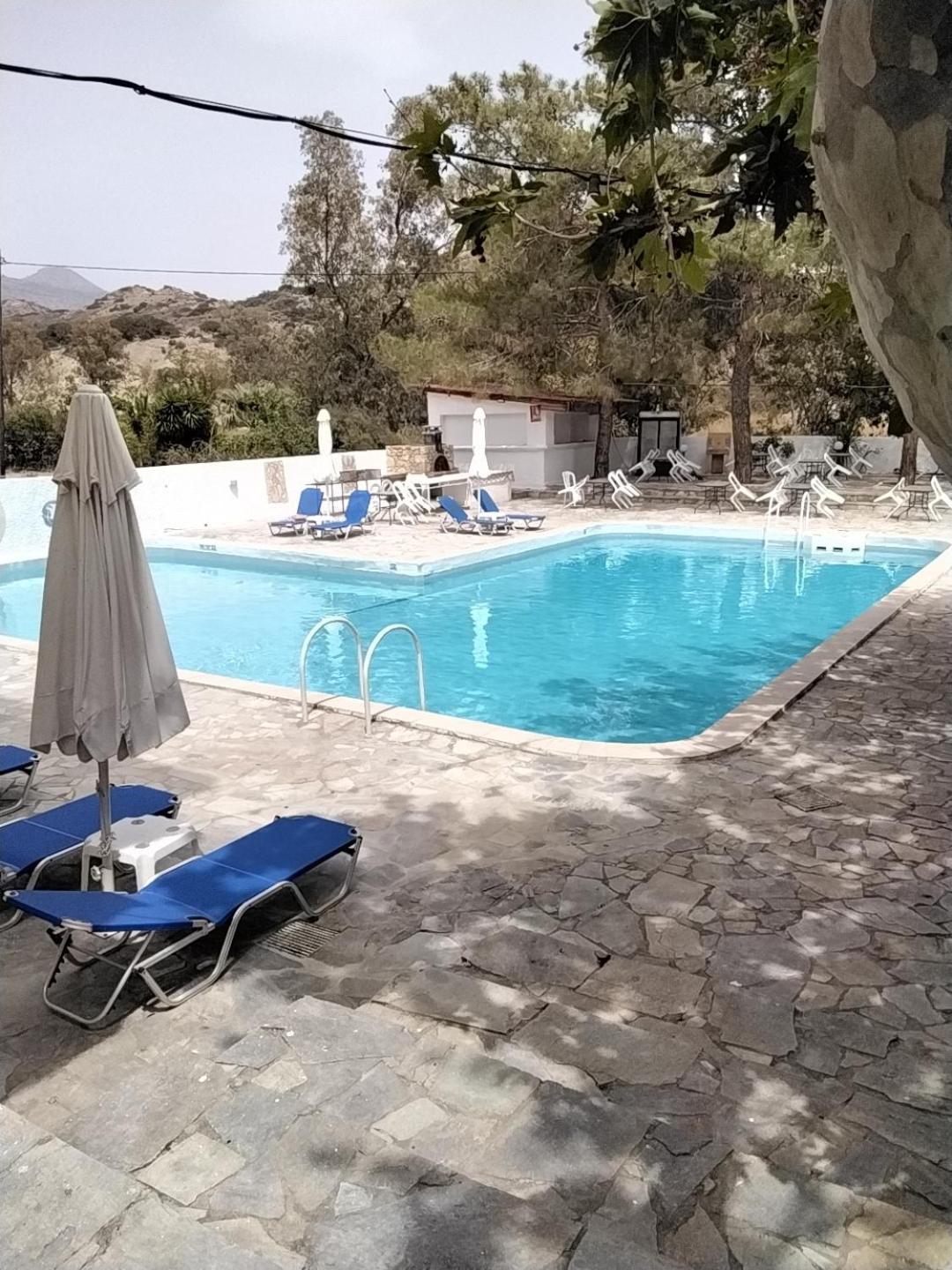 Esperides Hotel Ierápetra Buitenkant foto