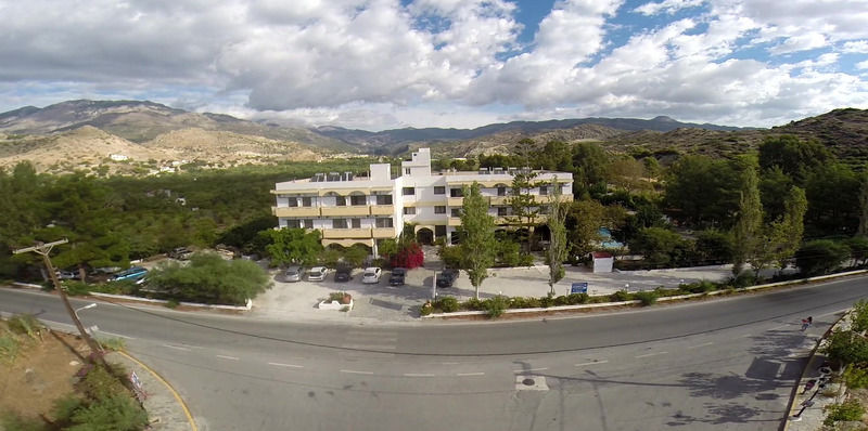 Esperides Hotel Ierápetra Buitenkant foto